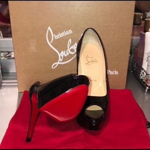Christian louboutin women heels size 6